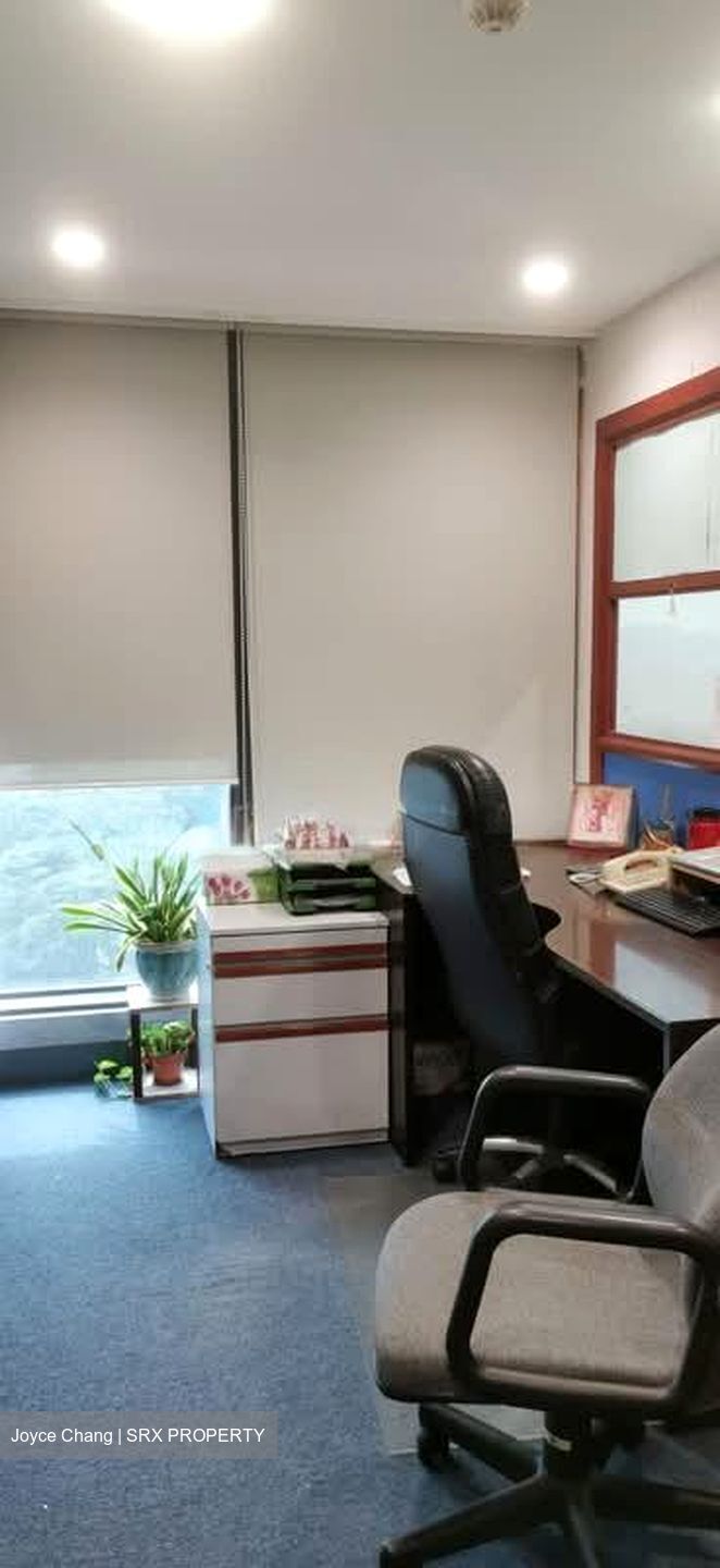 High Street Centre (D6), Office #594023791
